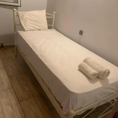 Nick & Jerry Apartment *